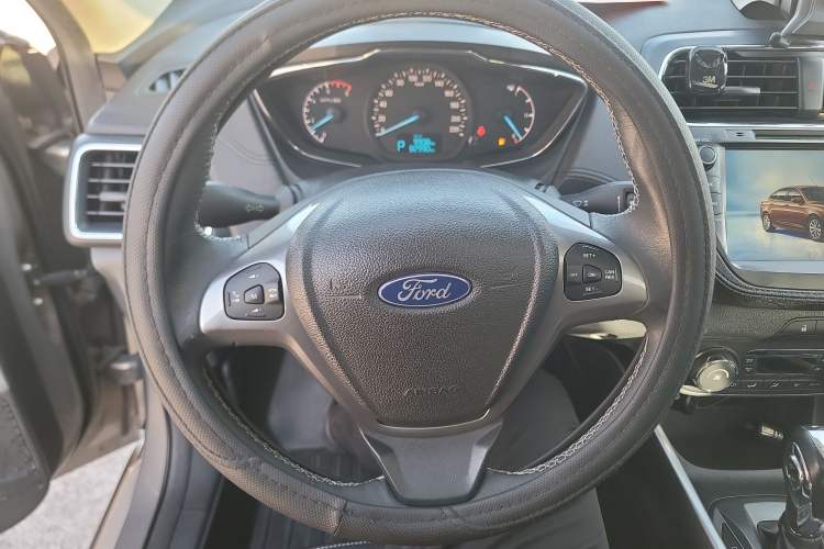 Used Ford Escort 2015 1.5L Automatic Fashion Model Steering Wheel
