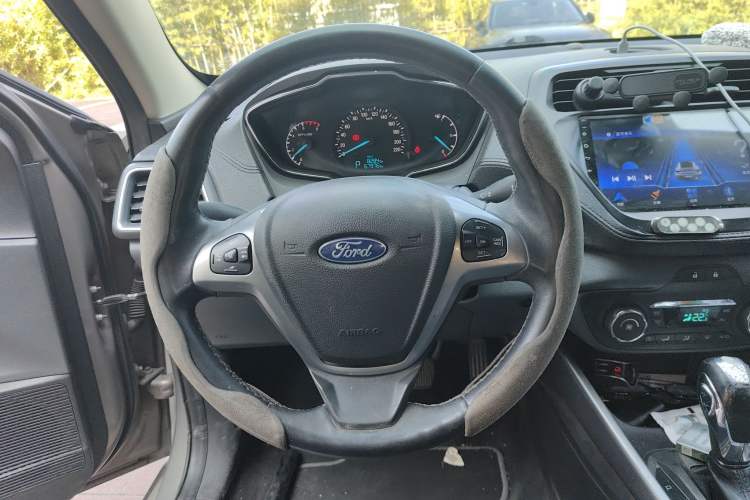 Used Ford Escort 2015 1.5L Automatic Fashion Model Steering Wheel