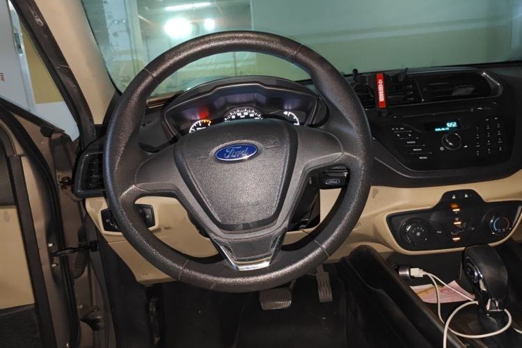 Used Ford Escort 2015 1.5L Automatic Comfort Edition Steering Wheel