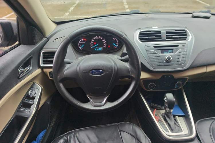 Used Ford Escort 2015 1.5L Automatic Comfort Edition Steering Wheel