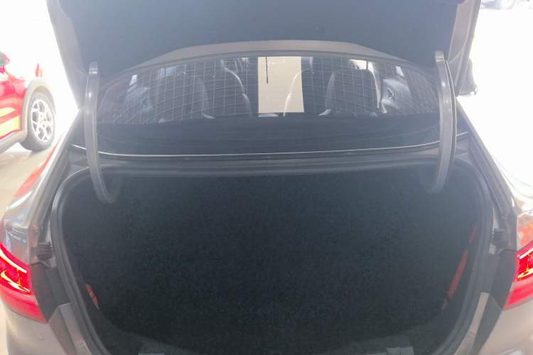 Used Ford Escort 2015 1.5L Automatic Fashion Model Trunk