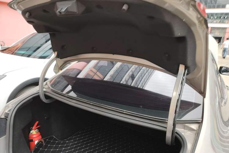 Used Ford Escort 2015 1.5L Automatic Fashion Model Trunk