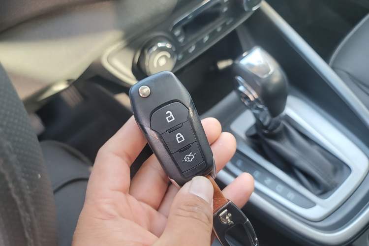 Used Ford Escort 2015 1.5L Automatic Fashion Model Vehicle Key