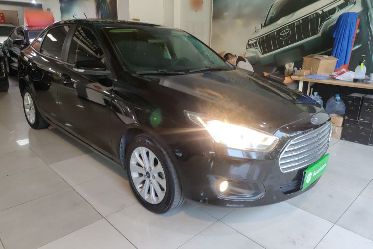 Used Ford Escort 2017 Happiness Edition 1.5L Automatic Fashion Version Front Right 45 Deg