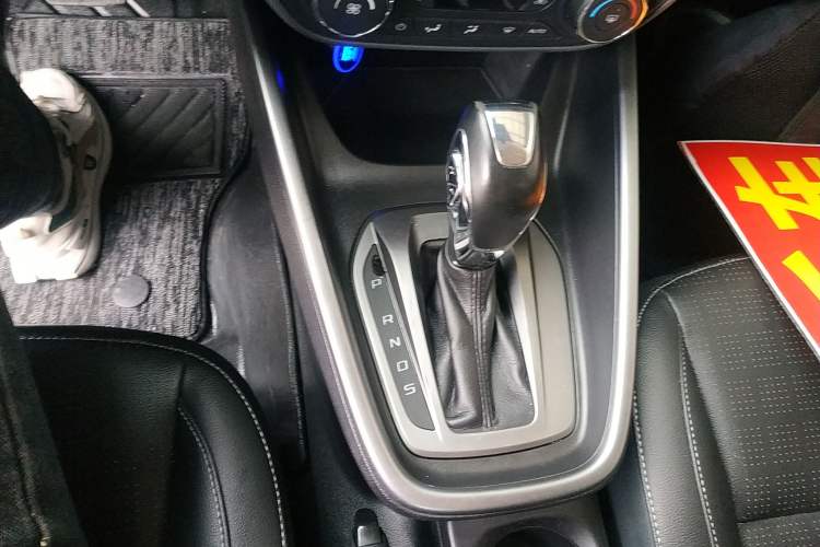 Used Ford Escort 2017 Happiness Edition 1.5L Automatic Fashion Version Gear Lever