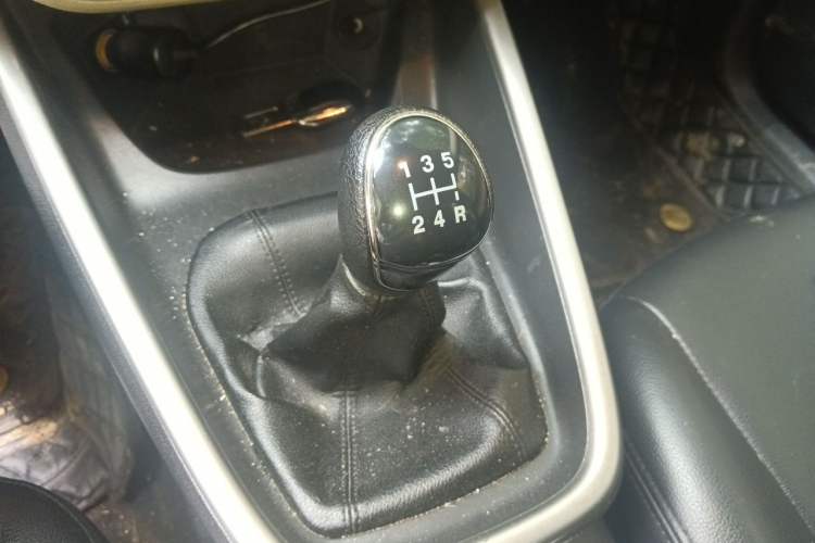 Used Ford Escort 2017 Revised Version 1.5L Manual Comfort Edition Gear Lever