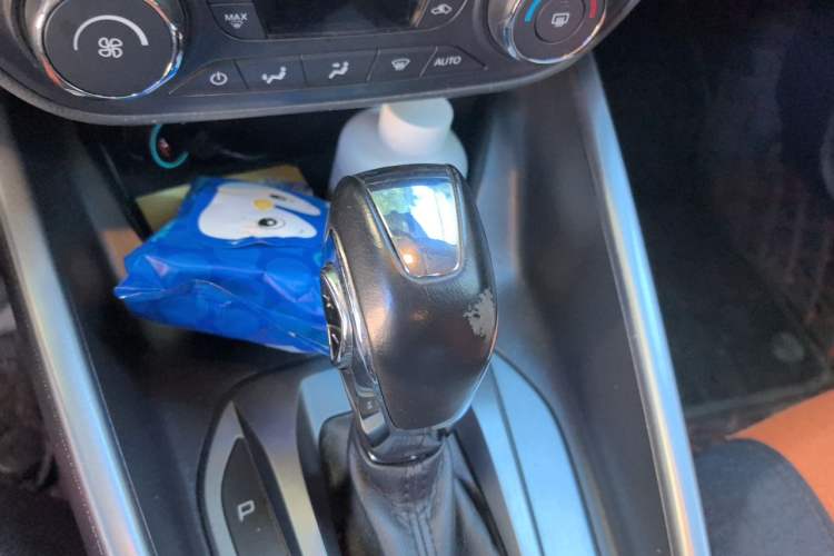Used Ford Escort 2017 Happiness Edition 1.5L Automatic Fashion Version Gear Lever