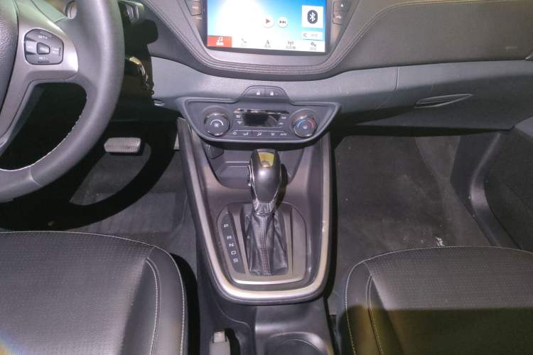 Used Ford Escort 2017 Happiness Edition 1.5L Automatic Fashion Version Gear Lever