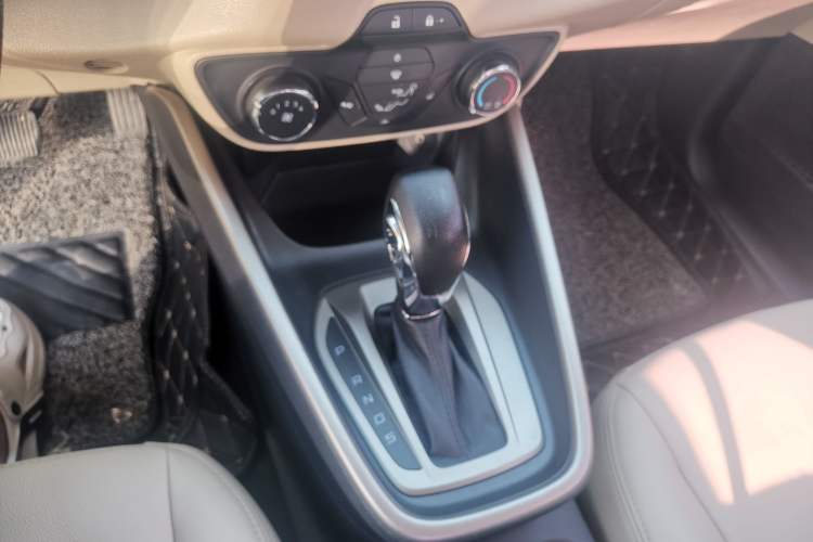 Used Ford Escort 2017 Revised Version 1.5L Automatic Comfort Edition Interior 5