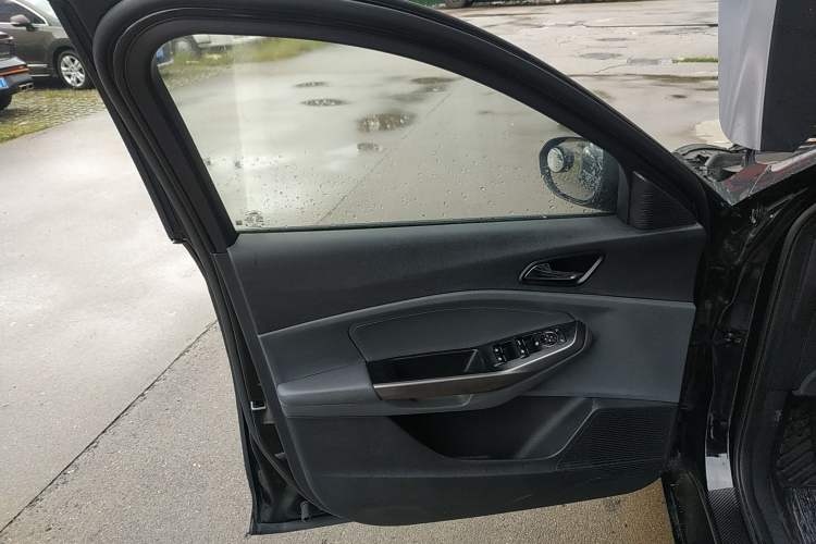 Used Ford Escort 2017 Happiness Edition 1.5L Automatic Fashion Version Interior 7
