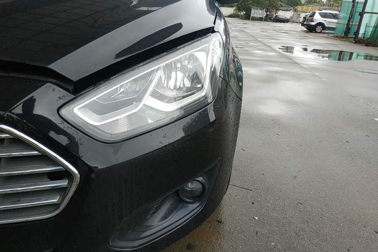 Used Ford Escort 2017 Happiness Edition 1.5L Automatic Fashion Version Left Front Headlight