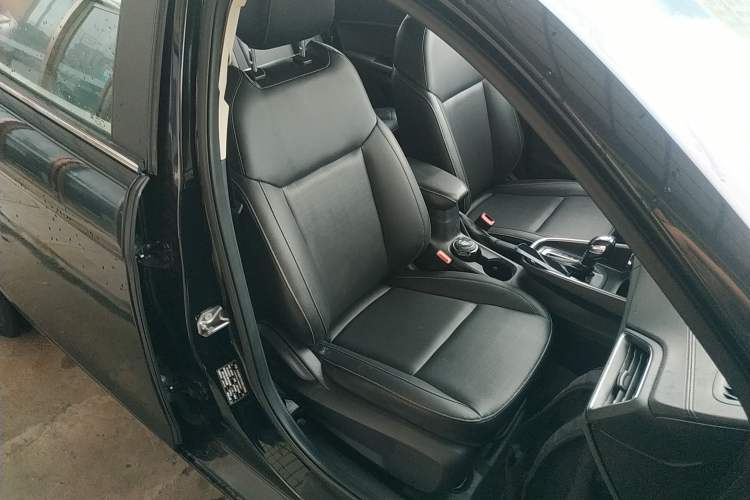 Used Ford Escort 2017 Happiness Edition 1.5L Automatic Fashion Version Right Front Seat