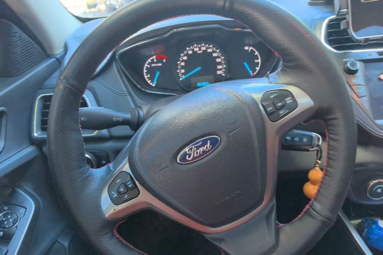 Used Ford Escort 2017 Happiness Edition 1.5L Automatic Fashion Version Steering Wheel