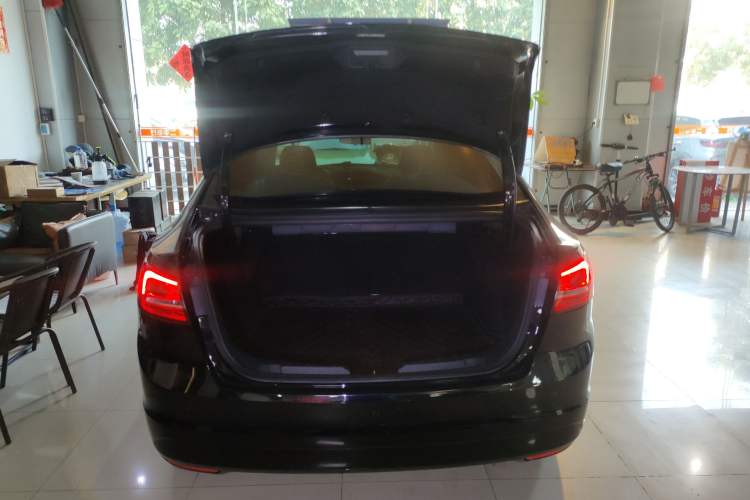 Used Ford Escort 2017 Happiness Edition 1.5L Automatic Fashion Version Trunk