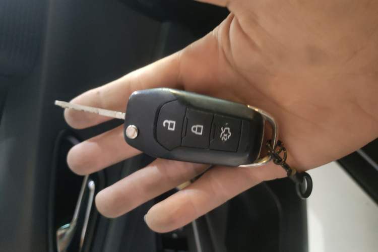 Used Ford Escort 2017 Happiness Edition 1.5L Automatic Fashion Version Vehicle Key