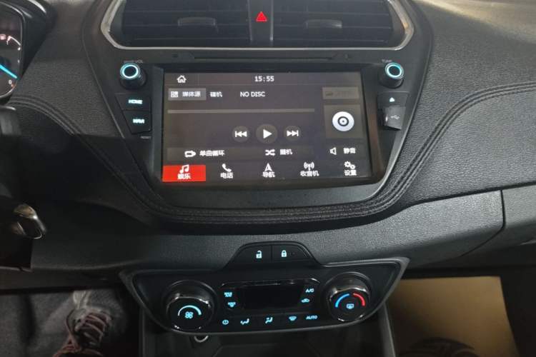 Used Ford Escort 2017 Happiness Edition 1.5L Automatic Fashion Version Audio And AC Panel