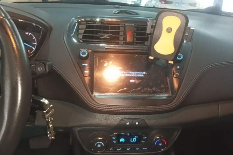 Used Ford Escort 2017 Happiness Edition 1.5L Automatic Fashion Version Audio And AC Panel
