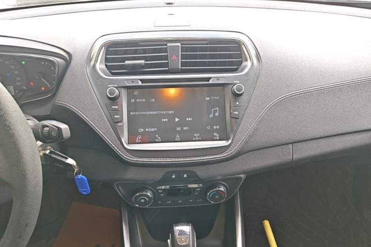 Used Ford Escort 2017 Happiness Edition 1.5L Automatic Fashion Version Audio And AC Panel