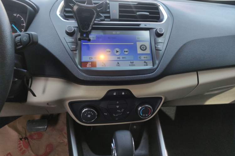 Used Ford Escort 2017 Revised Version 1.5L Automatic Comfort Edition Audio And AC Panel