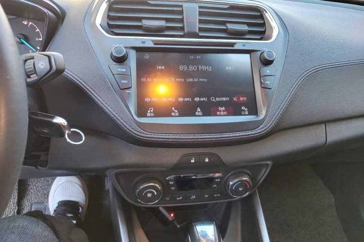 Used Ford Escort 2017 Happiness Edition 1.5L Automatic Fashion Version Audio And AC Panel