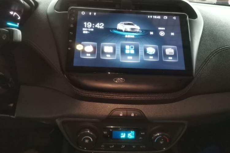 Used Ford Escort 2017 Happiness Edition 1.5L Automatic Fashion Version Audio And AC Panel