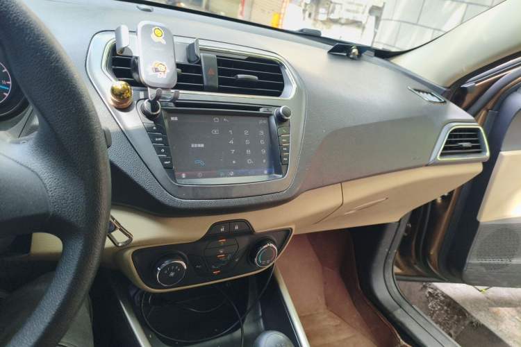 Used Ford Escort 2017 1.5L Manual Comfort Model Audio And AC Panel
