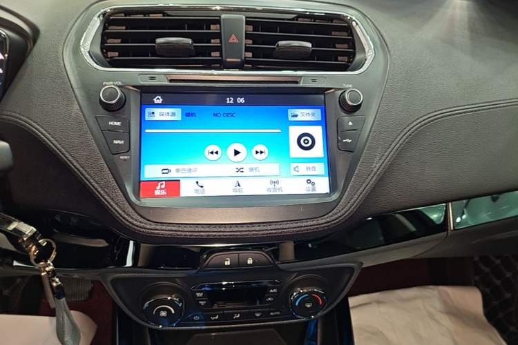 Used Ford Escort 2017 Happiness Edition 1.5L Automatic Fashion Version Audio And AC Panel