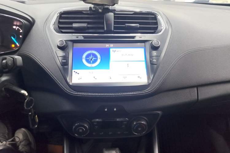 Used Ford Escort 2017 Happiness Edition 1.5L Automatic Fashion Version Audio And AC Panel