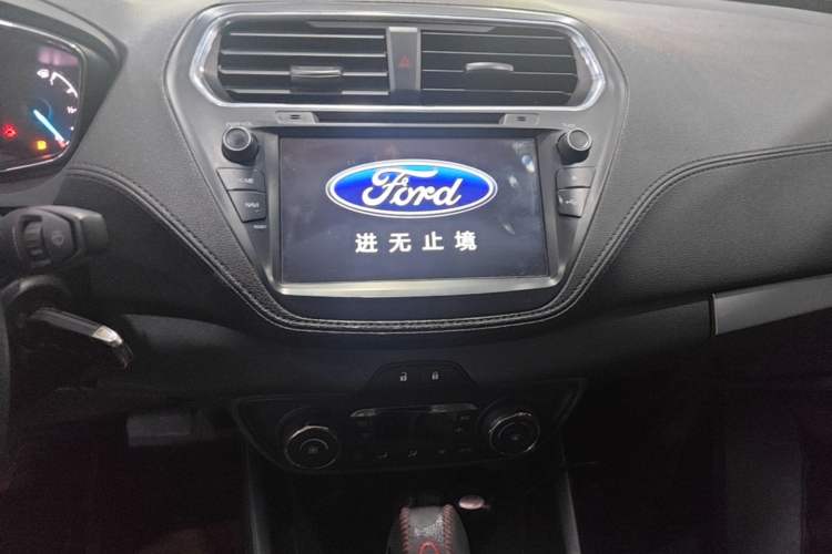 Used Ford Escort 2017 Happiness Edition 1.5L Automatic Fashion Version Audio And AC Panel