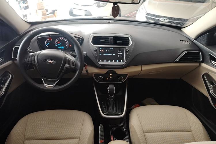 Used Ford Escort 2017 Revised Version 1.5L Automatic Comfort Edition Center Console