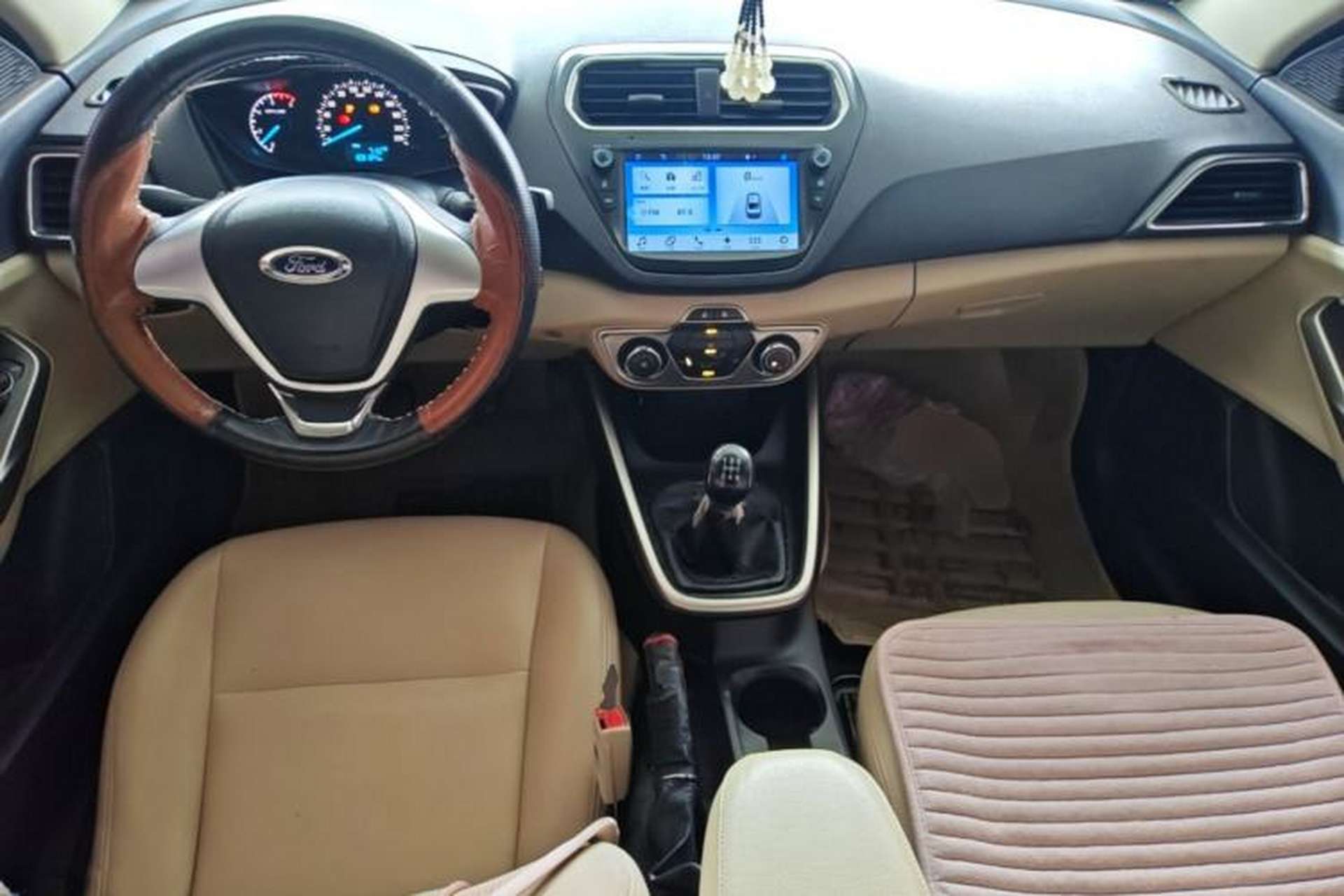 Used Ford Escort 2017 1.5L Manual Comfort Model Center Console