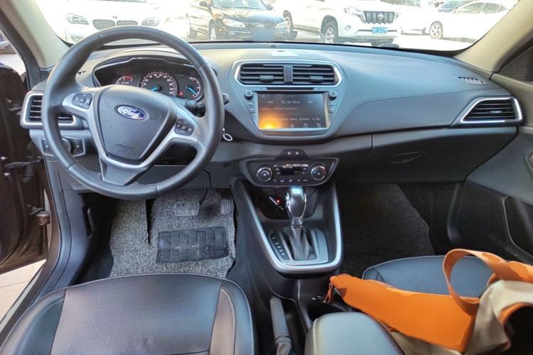 Used Ford Escort 2017 Happiness Edition 1.5L Automatic Fashion Version Center Console