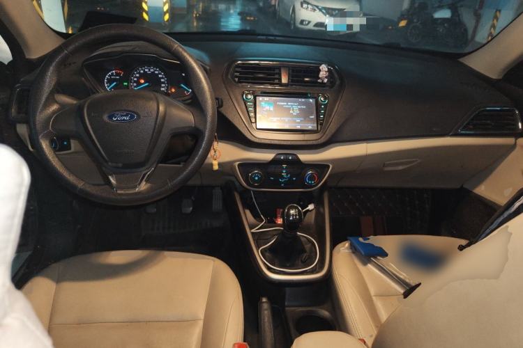 Used Ford Escort 2017 1.5L Manual Comfort Model Center Console