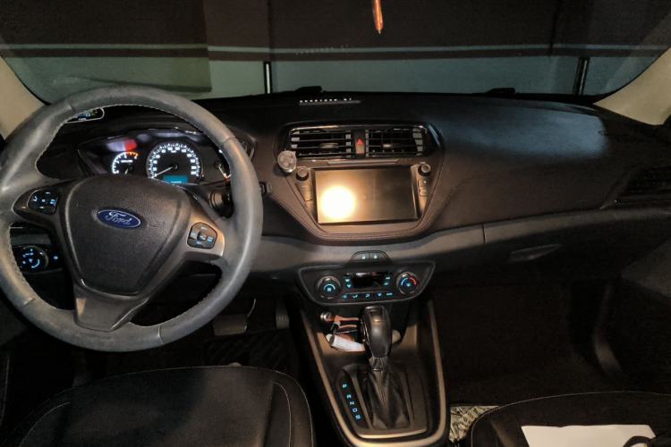 Used Ford Escort 2017 Happiness Edition 1.5L Automatic Fashion Version Center Console