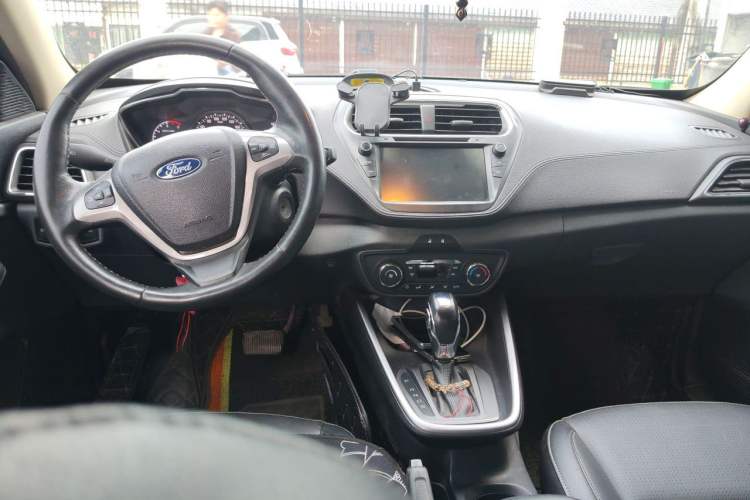 Used Ford Escort 2017 Happiness Edition 1.5L Automatic Fashion Version Center Console