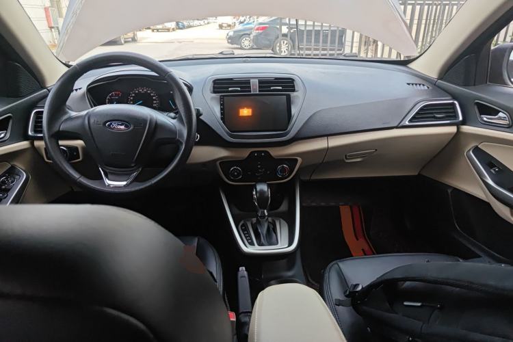 Used Ford Escort 2017 1.5L Automatic Comfort Model Center Console