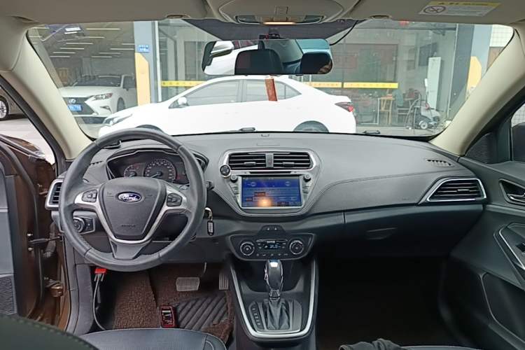 Used Ford Escort 2017 Happiness Edition 1.5L Automatic Fashion Version Center Console