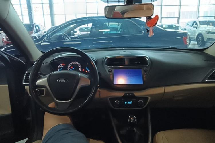 Used Ford Escort 2017 Happy Edition 1.5L Manual Fashion Model Center Console
