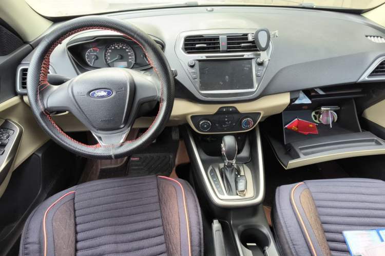 Used Ford Escort 2017 1.5L Automatic Comfort Model Center Console