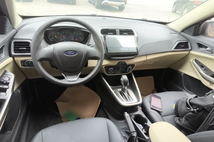 Used Ford Escort 2017 Revised Version 1.5L Automatic Comfort Edition Center Console