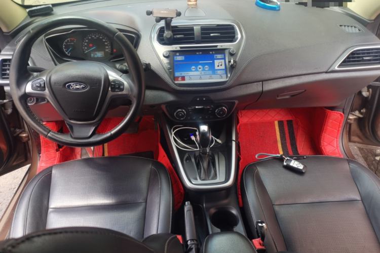 Used Ford Escort 2017 Happiness Edition 1.5L Automatic Fashion Version Center Console