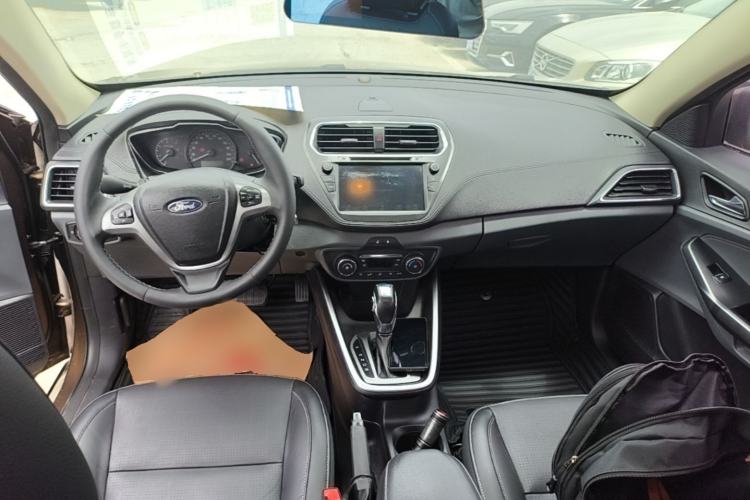 Used Ford Escort 2017 Happiness Edition 1.5L Automatic Fashion Version Center Console
