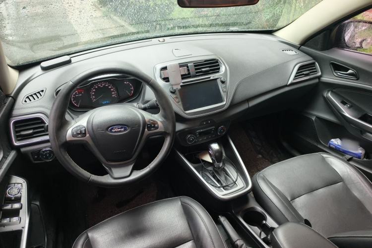 Used Ford Escort 2017 Happiness Edition 1.5L Automatic Fashion Version Center Console