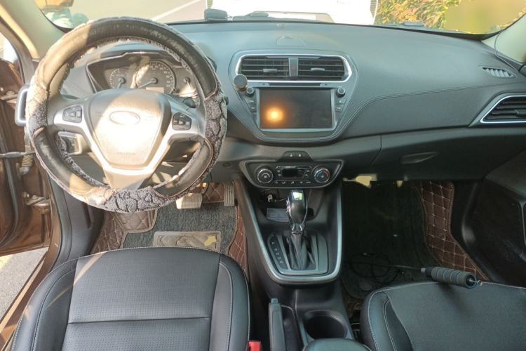 Used Ford Escort 2017 Happiness Edition 1.5L Automatic Fashion Version Center Console