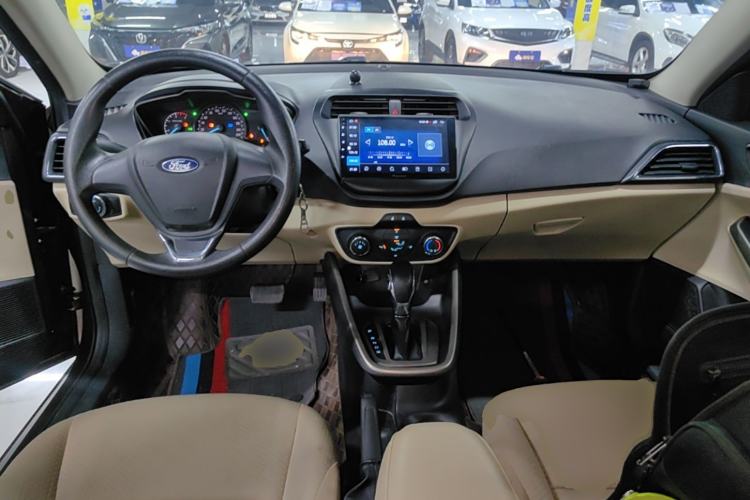 Used Ford Escort 2017 Revised Version 1.5L Automatic Comfort Edition Center Console