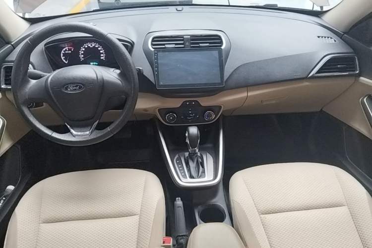 Used Ford Escort 2017 Revised Version 1.5L Automatic Comfort Edition Center Console