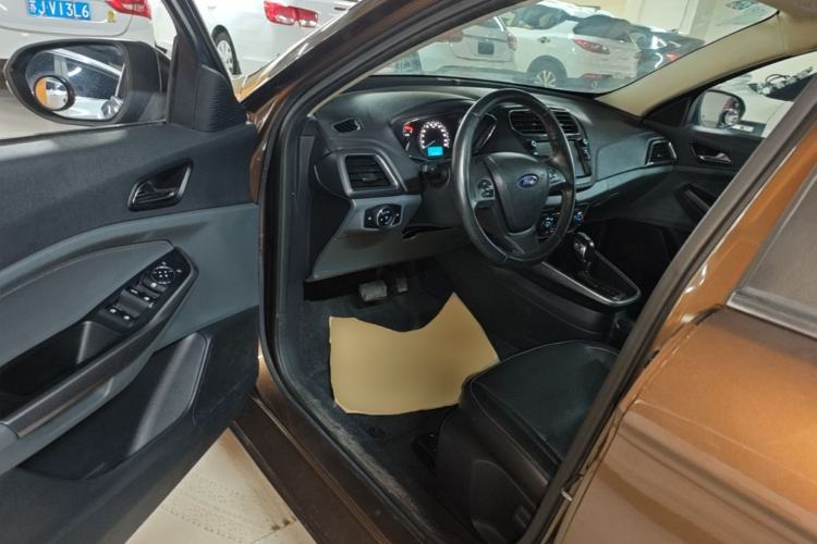 Used Ford Escort 2017 Happiness Edition 1.5L Automatic Fashion Version Driver Seat