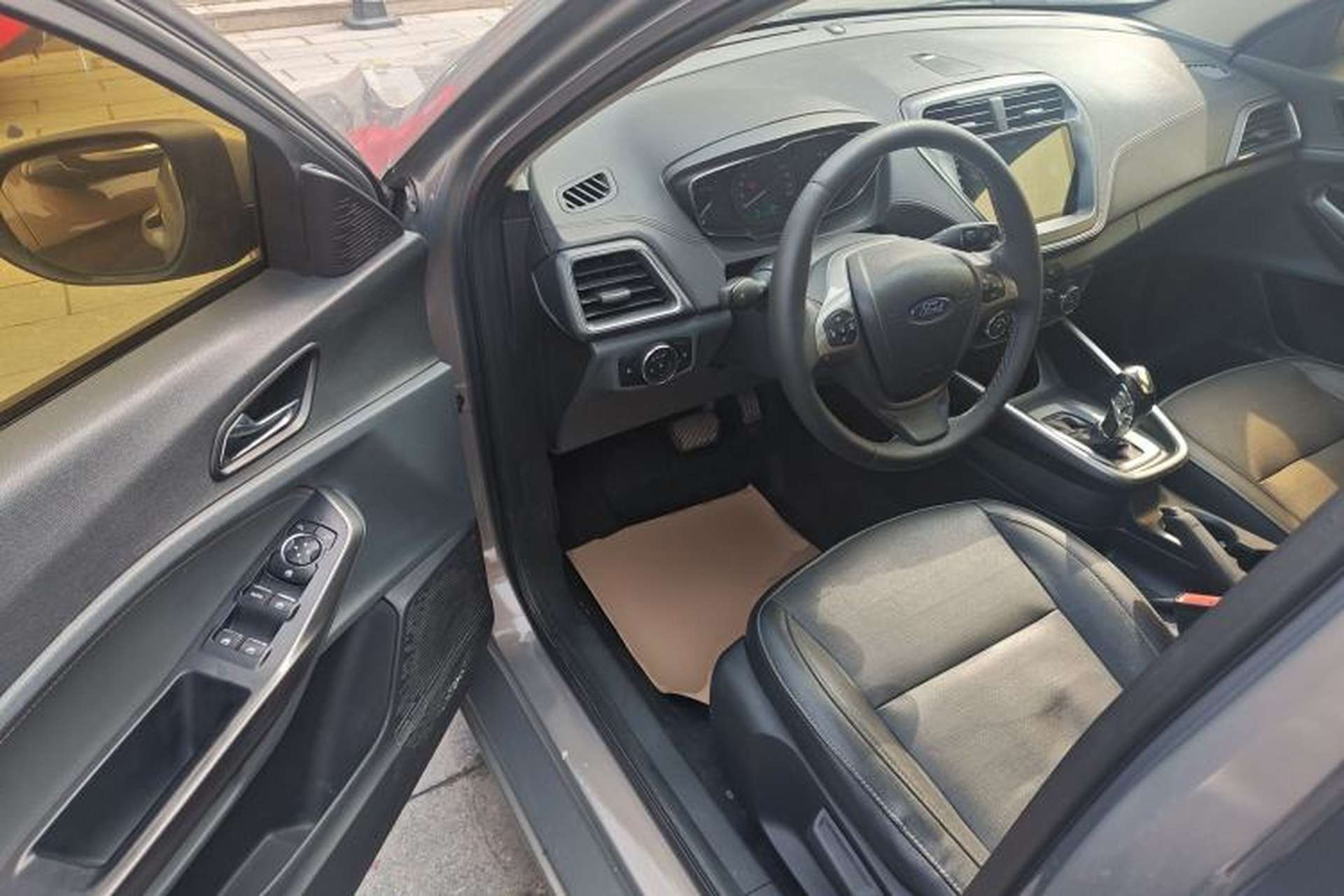 Used Ford Escort 2017 Happiness Edition 1.5L Automatic Fashion Version Driver Seat