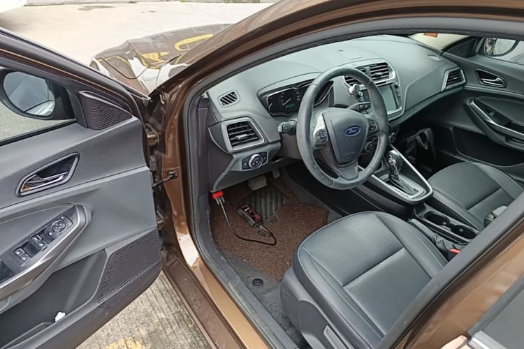 Used Ford Escort 2017 Happiness Edition 1.5L Automatic Fashion Version Driver Seat