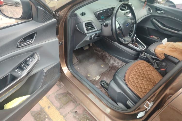 Used Ford Escort 2017 Happiness Edition 1.5L Automatic Fashion Version Driver Seat